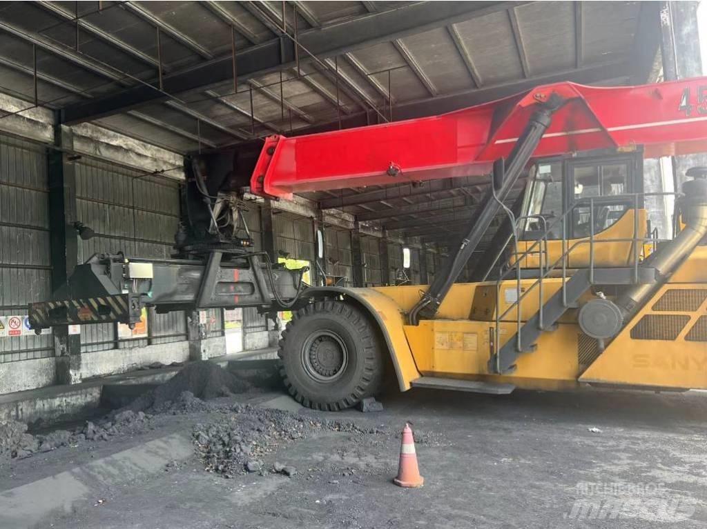 Sany SRSC 45 Reachstackere