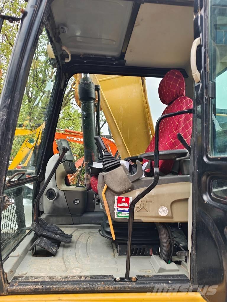 CAT 320 D2 Beltegraver