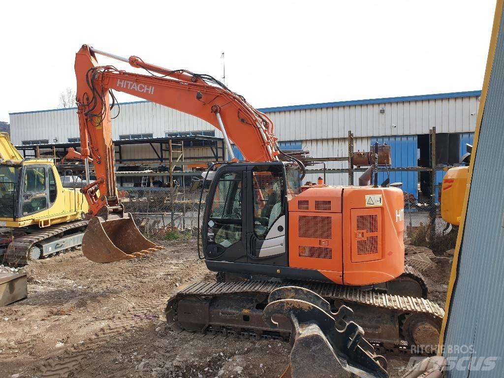 Hitachi ZX225USLC Beltegraver