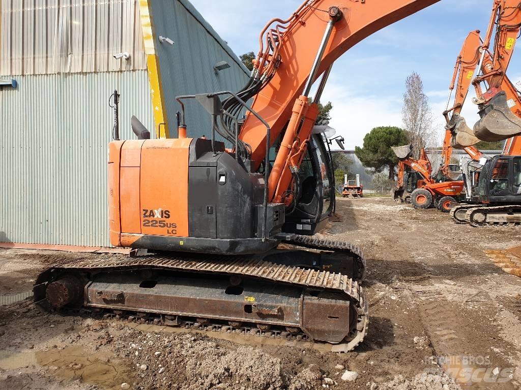 Hitachi ZX225USLC Beltegraver