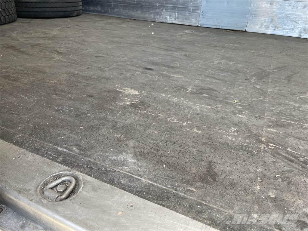 Volvo FL240 4x2 Skapbiler