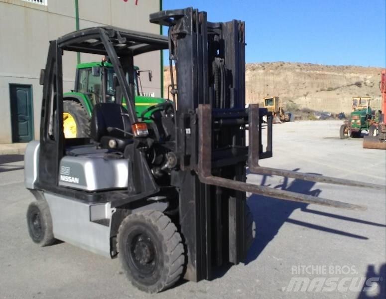 Nissan FD02A25Q Diesel Trucker