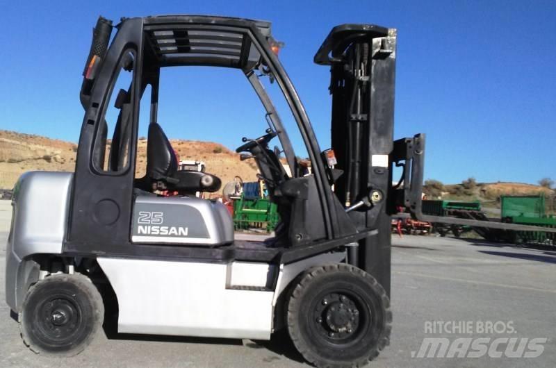 Nissan FD02A25Q Diesel Trucker