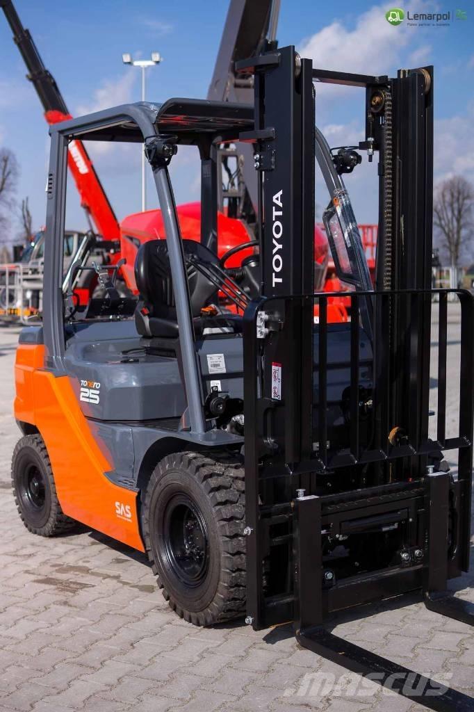 Toyota 02-8 FG F 25 Propan trucker
