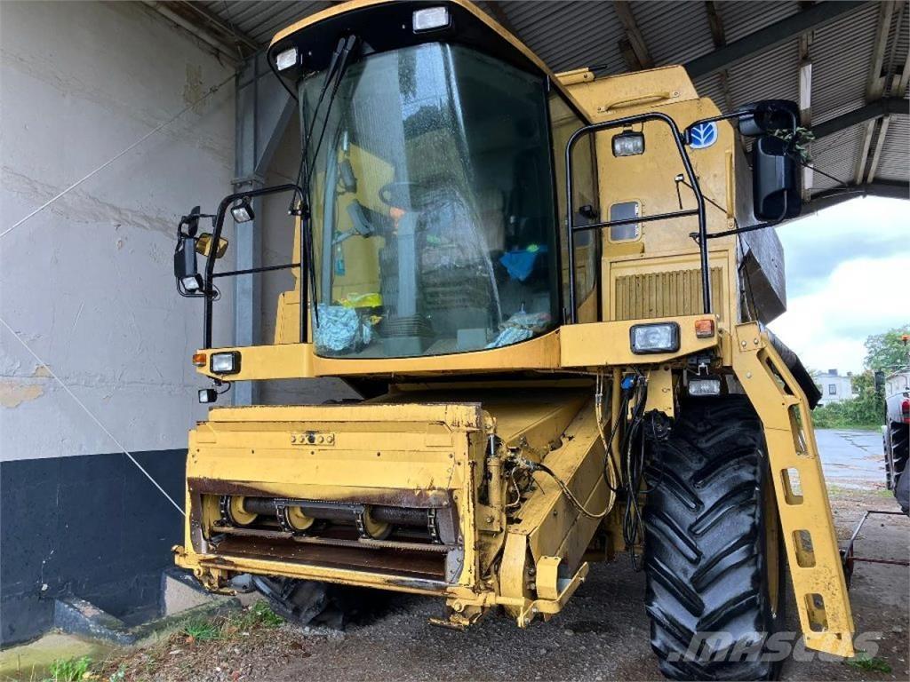 New Holland TX67 Skurtreskere