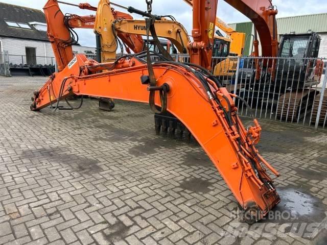 Hitachi ZX 130 Traktorgravere