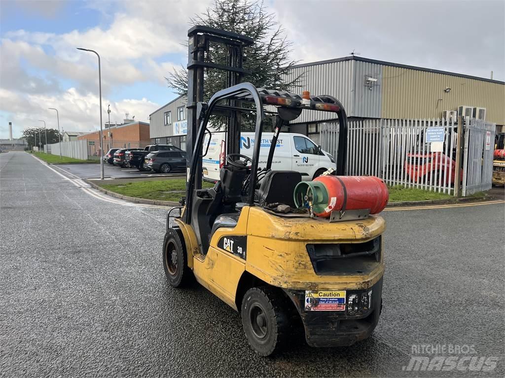 CAT GP30N Propan trucker