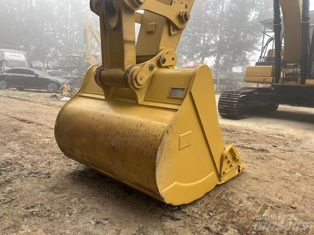 CAT 2021 CAT 330 Hjulgravere