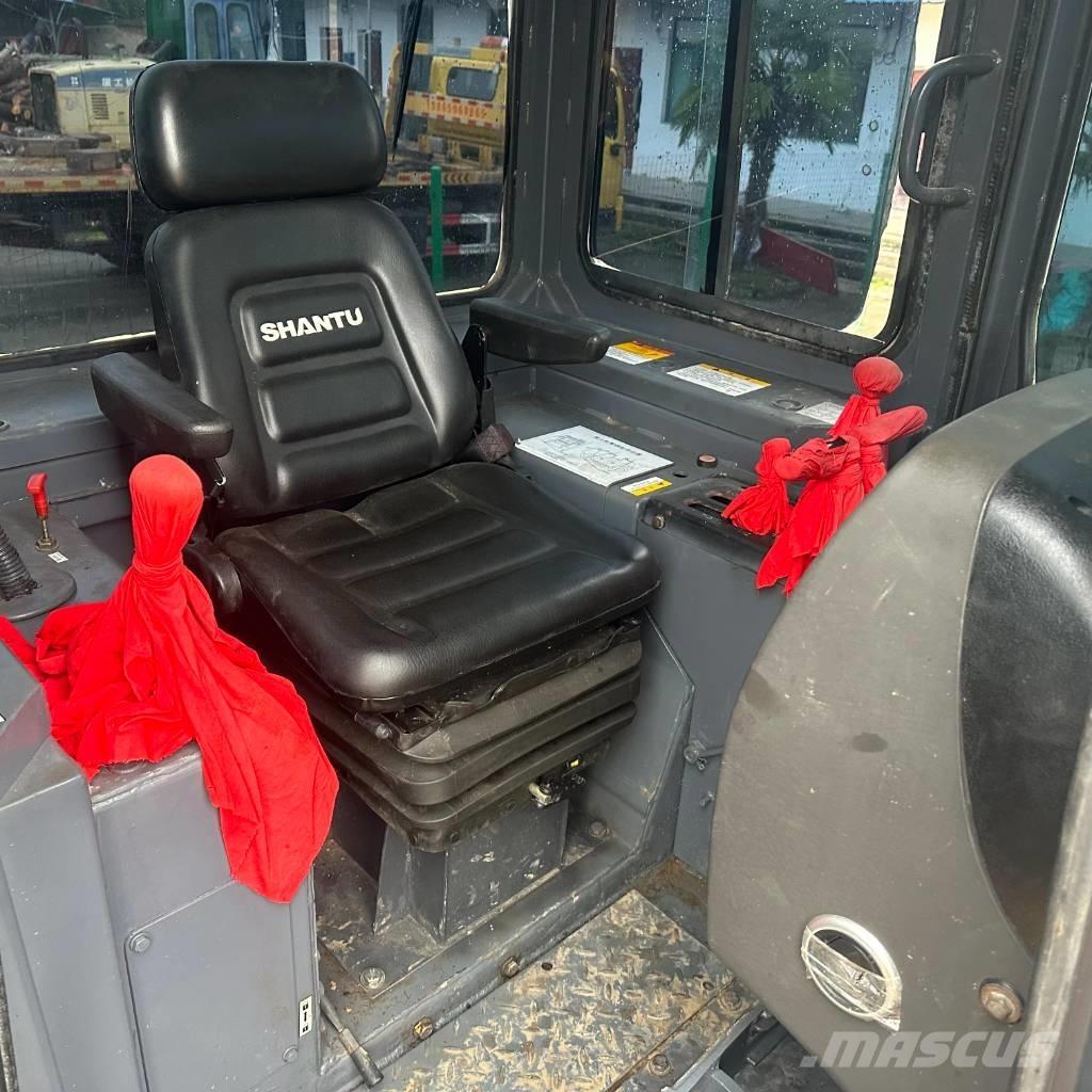 Shantui SD16 Dozere Beltegående