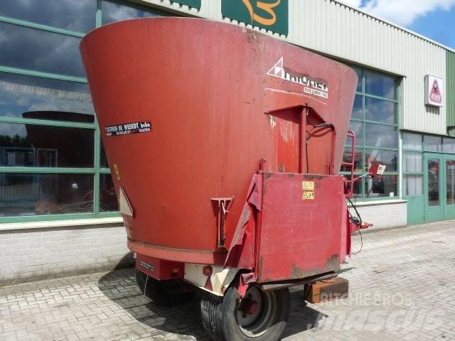 Trioliet SM-14 Fôrutlegger