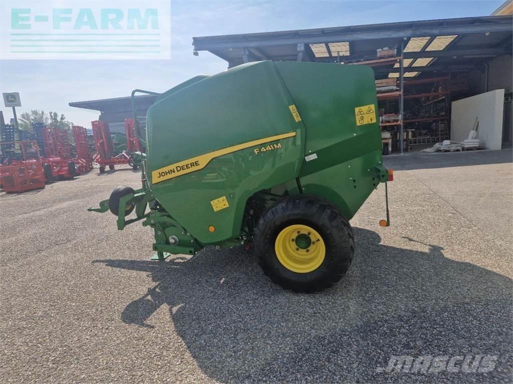 John Deere F441M Firkantpresser