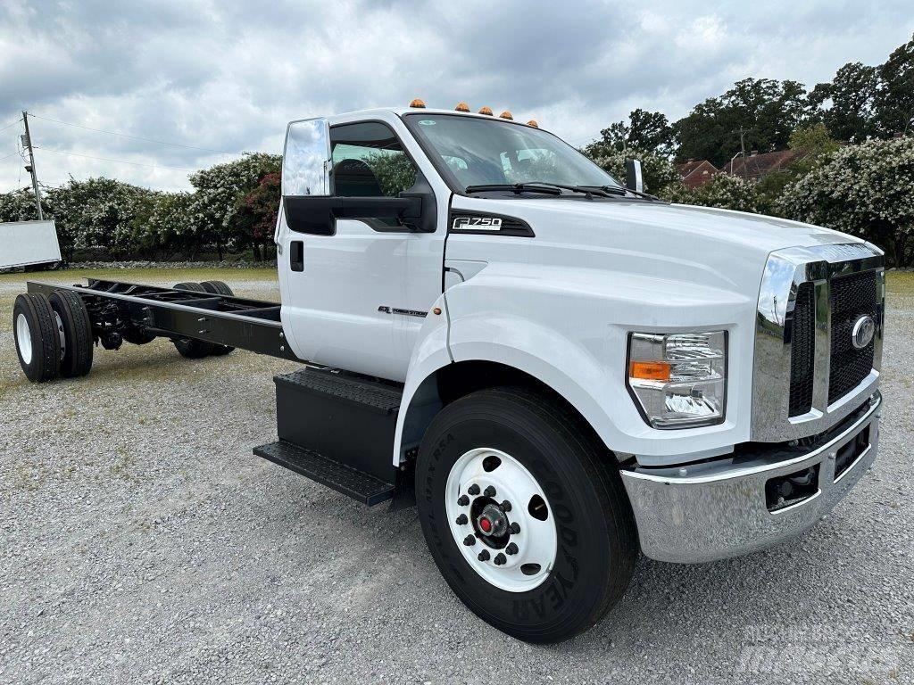 Ford F-750 Chassis