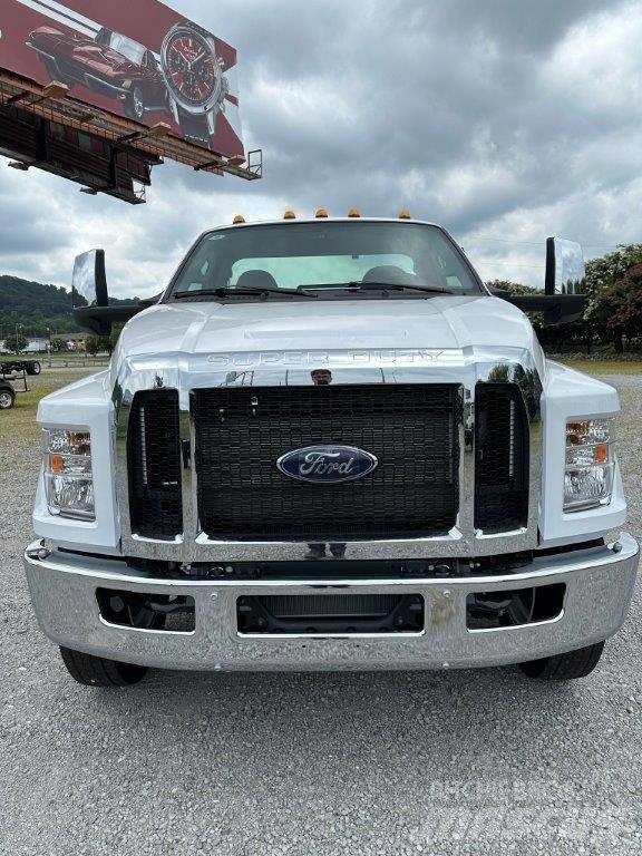 Ford F-750 Chassis
