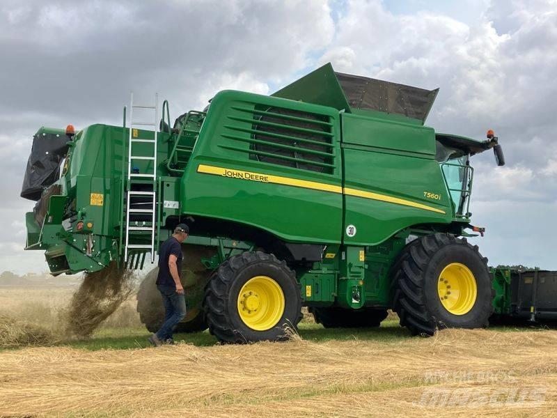 John Deere T 560 i Skurtreskere