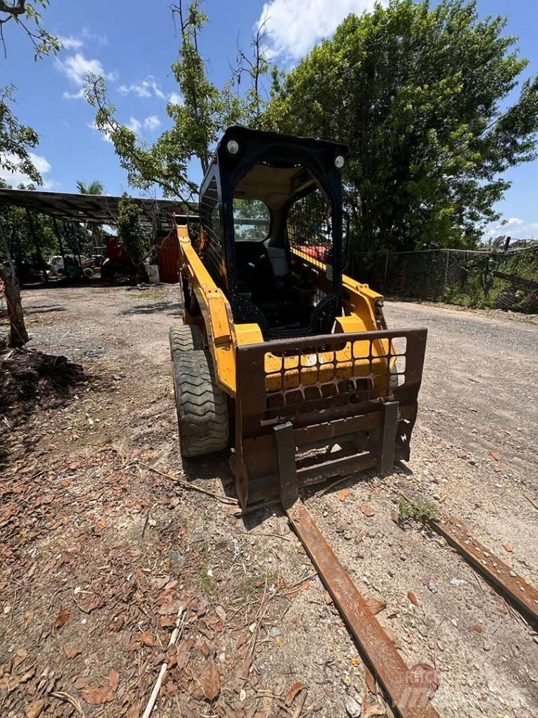 CAT 242 D Kompaktlastere