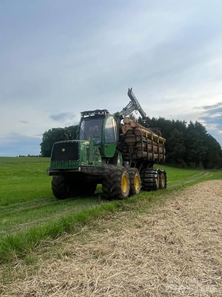 John Deere 1110E Lassbærere