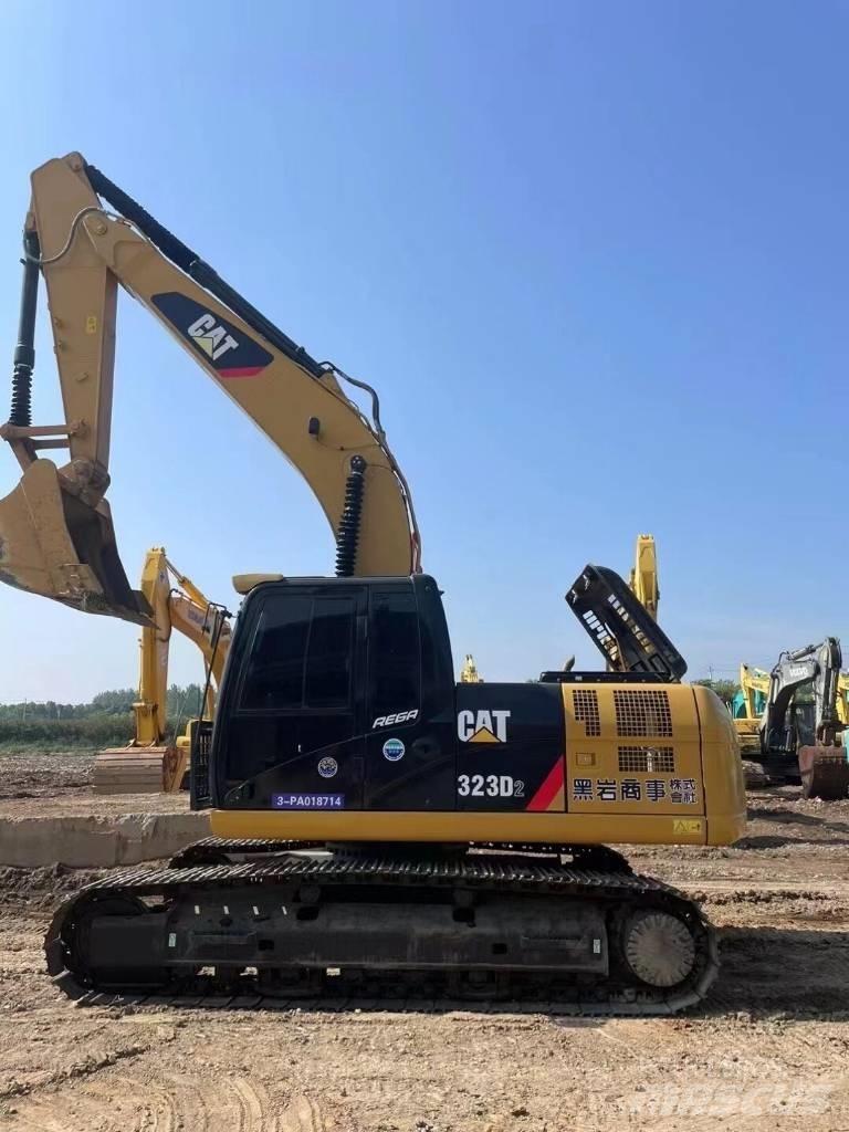 CAT 323 D Beltegraver