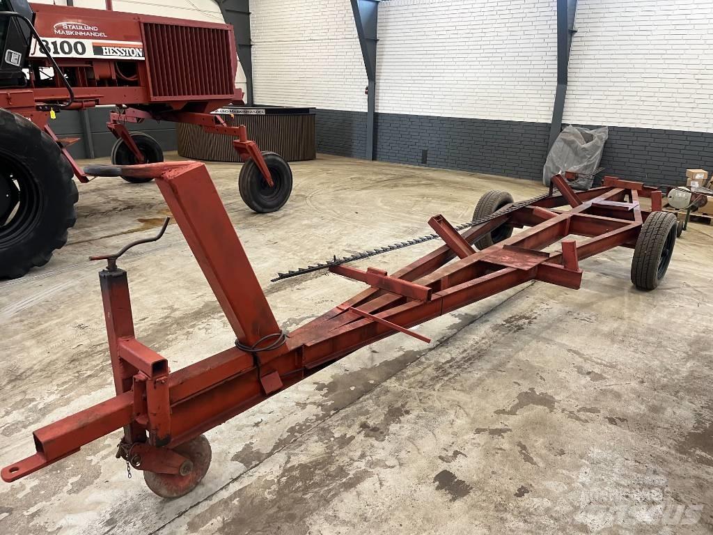 Hesston 8100 Svanser