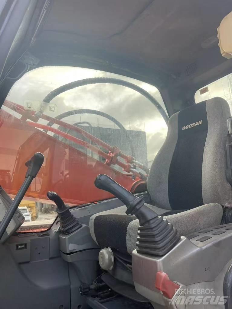 Doosan DX300LC-9C Beltegraver