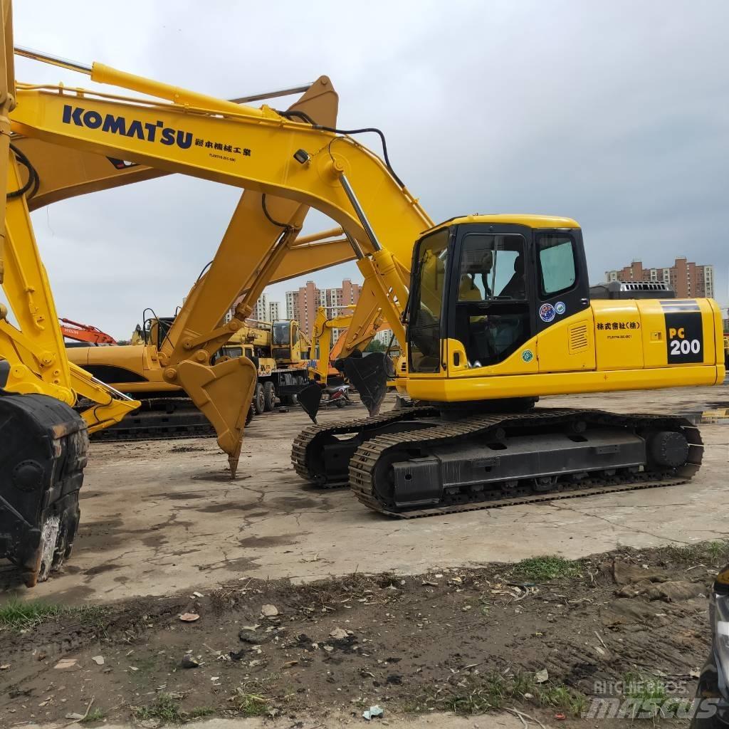 Komatsu PC200-7 Beltegraver