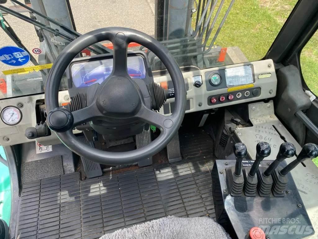 Mitsubishi FD90N Diesel Trucker