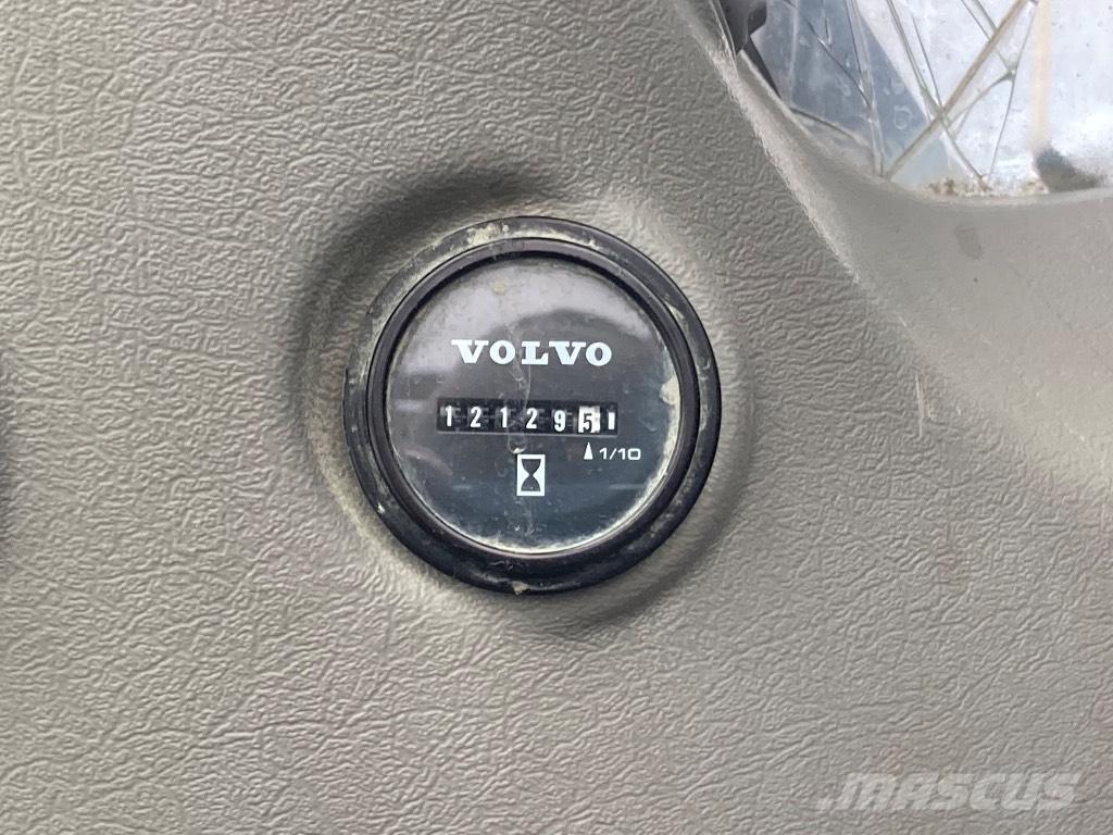 Volvo EC 300 D Beltegraver