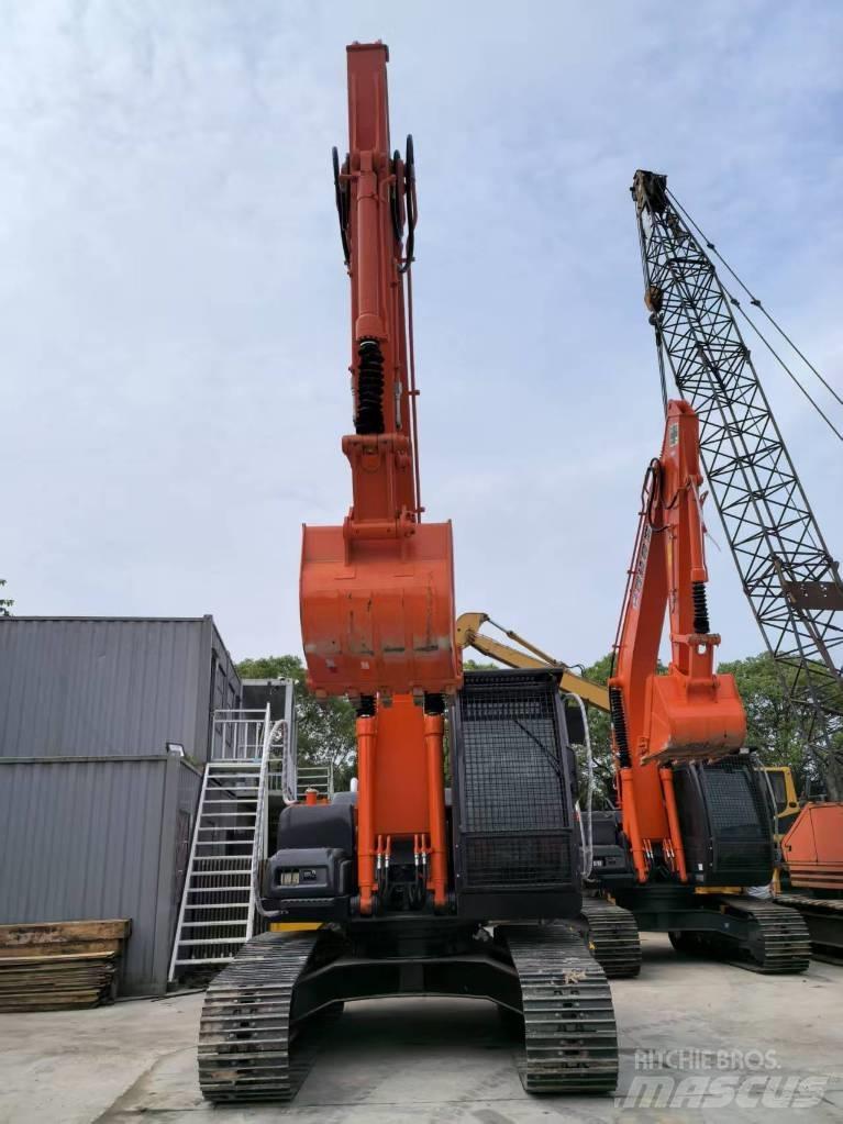 Hitachi ZX 200-3 G Beltegraver