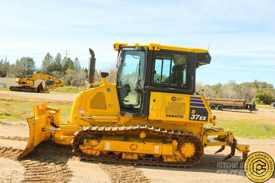 Komatsu D 37 EX Dozere Beltegående