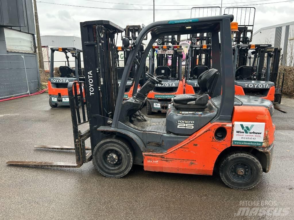 Toyota 02-8 FDF 25 Diesel Trucker