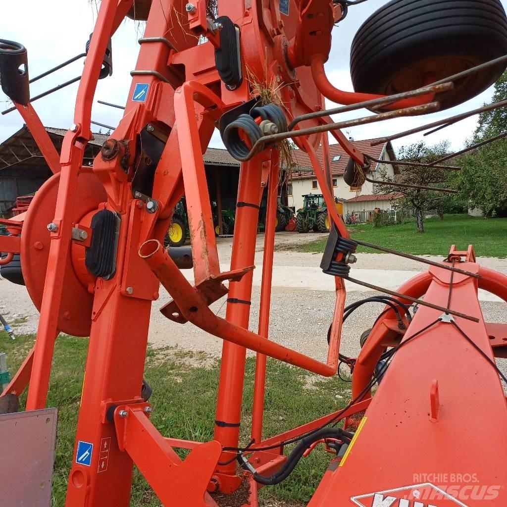 Kuhn GF 8702 Raker og høyvendere
