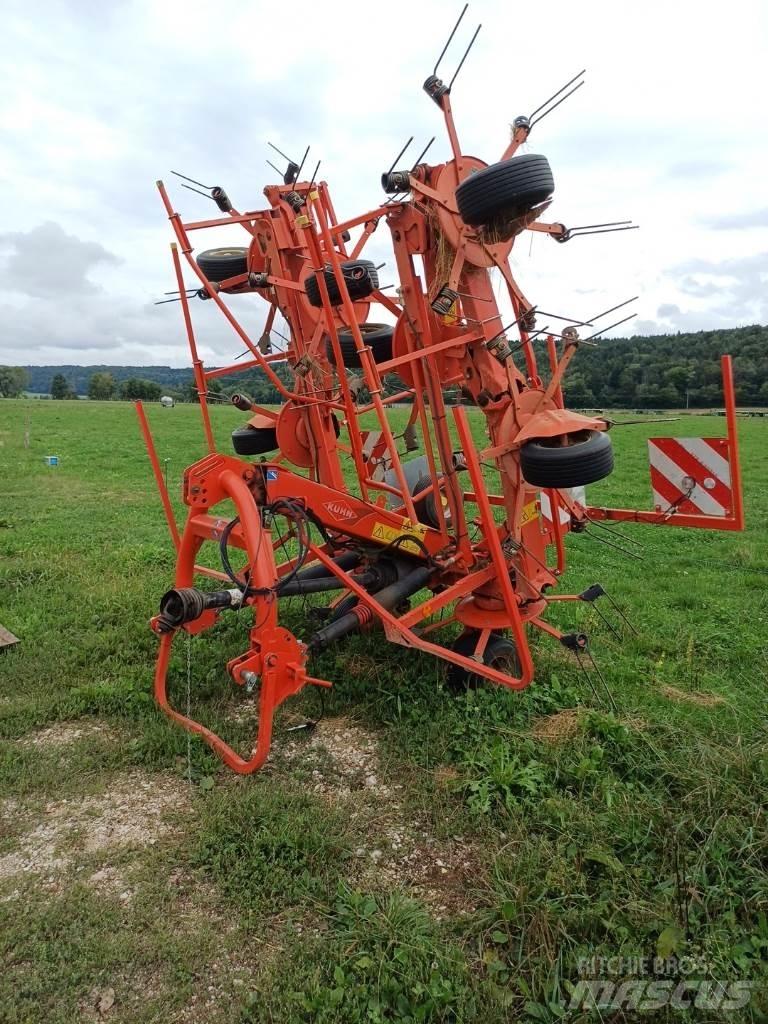 Kuhn GF 8702 Raker og høyvendere