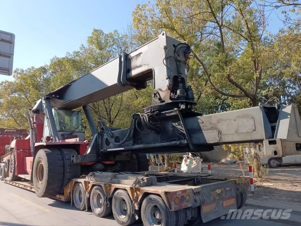 Kalmar DRT 450 Reachstackere