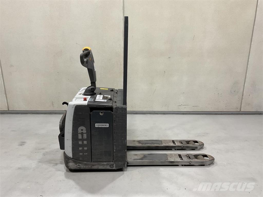 Atlet PLP200R Lavtløftende truck med platform