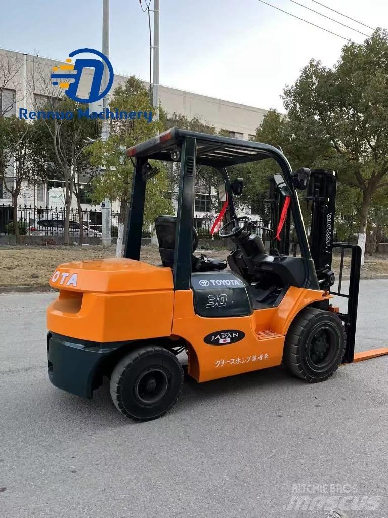 Toyota FD 30 Diesel Trucker