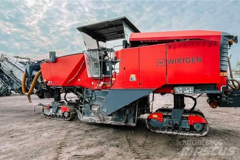 Wirtgen W220 Andre lastebiler