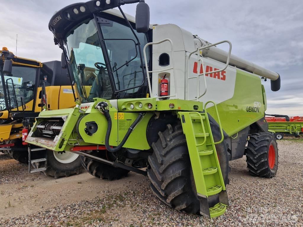CLAAS Lexion 670 Skurtreskere
