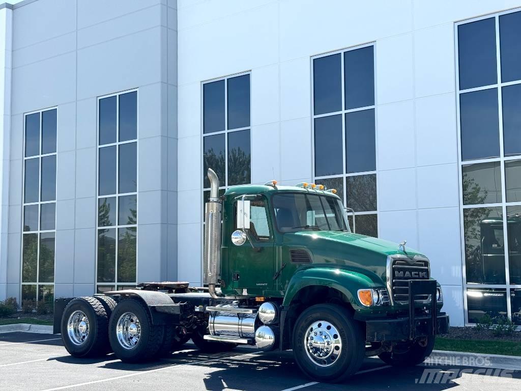 Mack Granite CV713 Trekkvogner