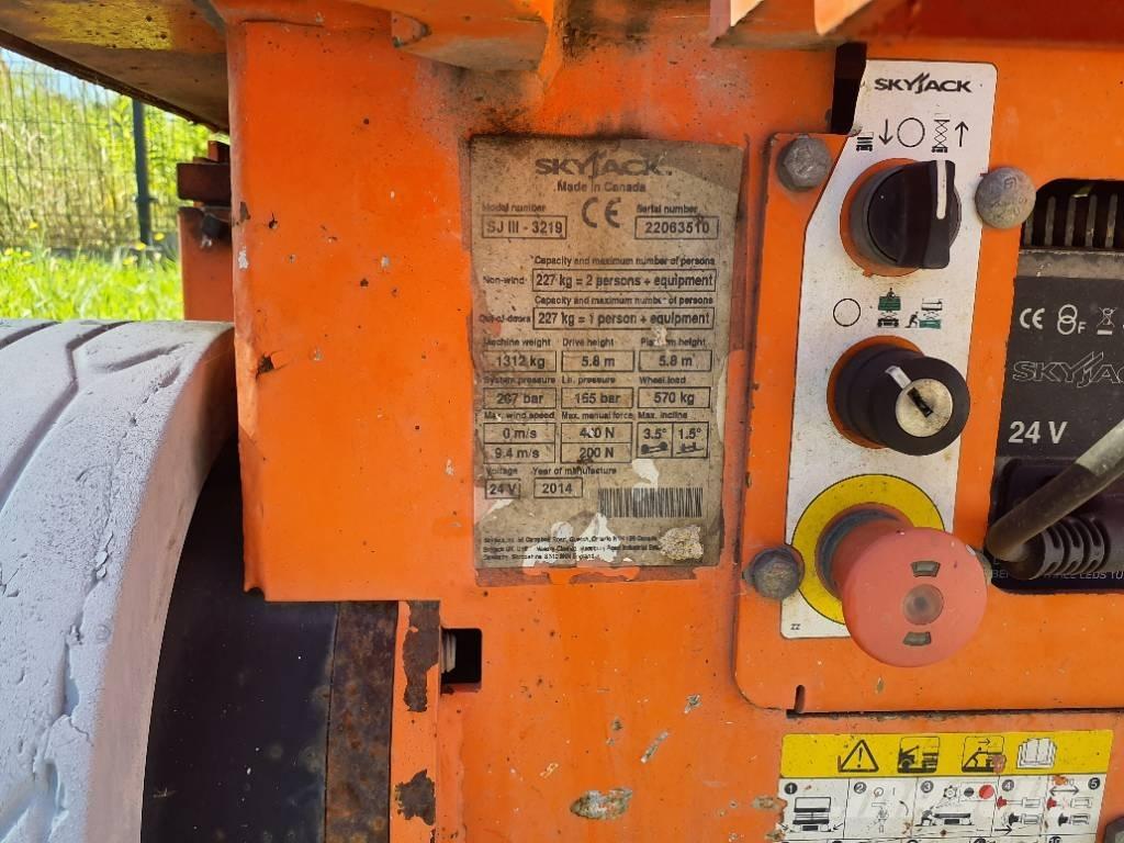 SkyJack SJ III 3219 Sakselifter
