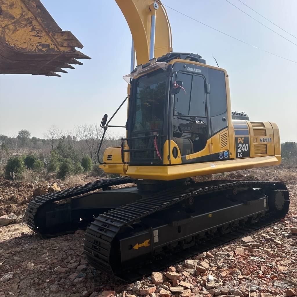 Komatsu PC 240 Beltegraver