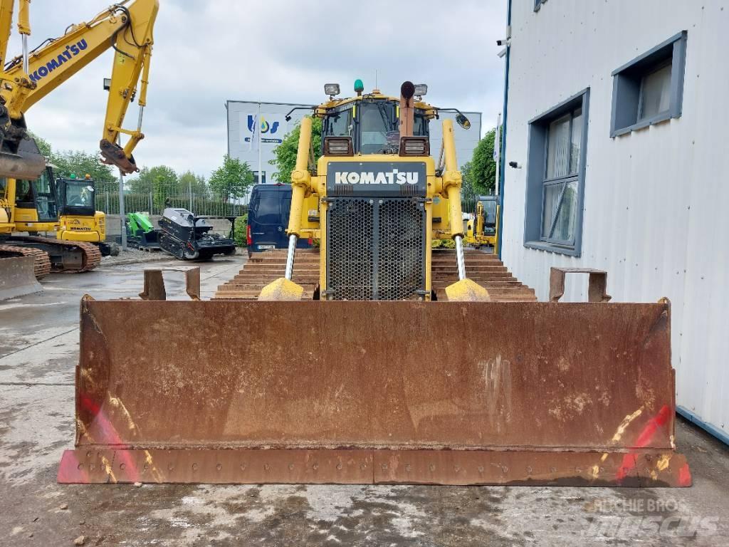 Komatsu D65PX-18 Dozere Beltegående