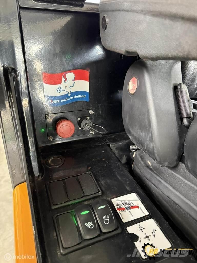 GiANT G2200E Hjullastere