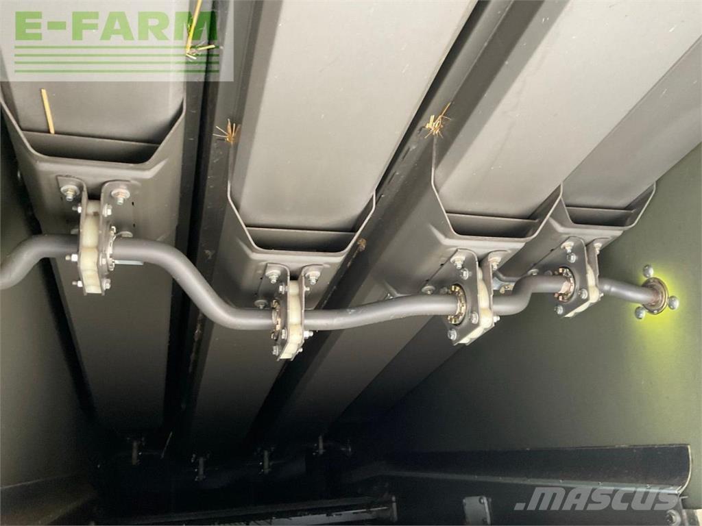 CLAAS AVERO 240 Skurtreskere