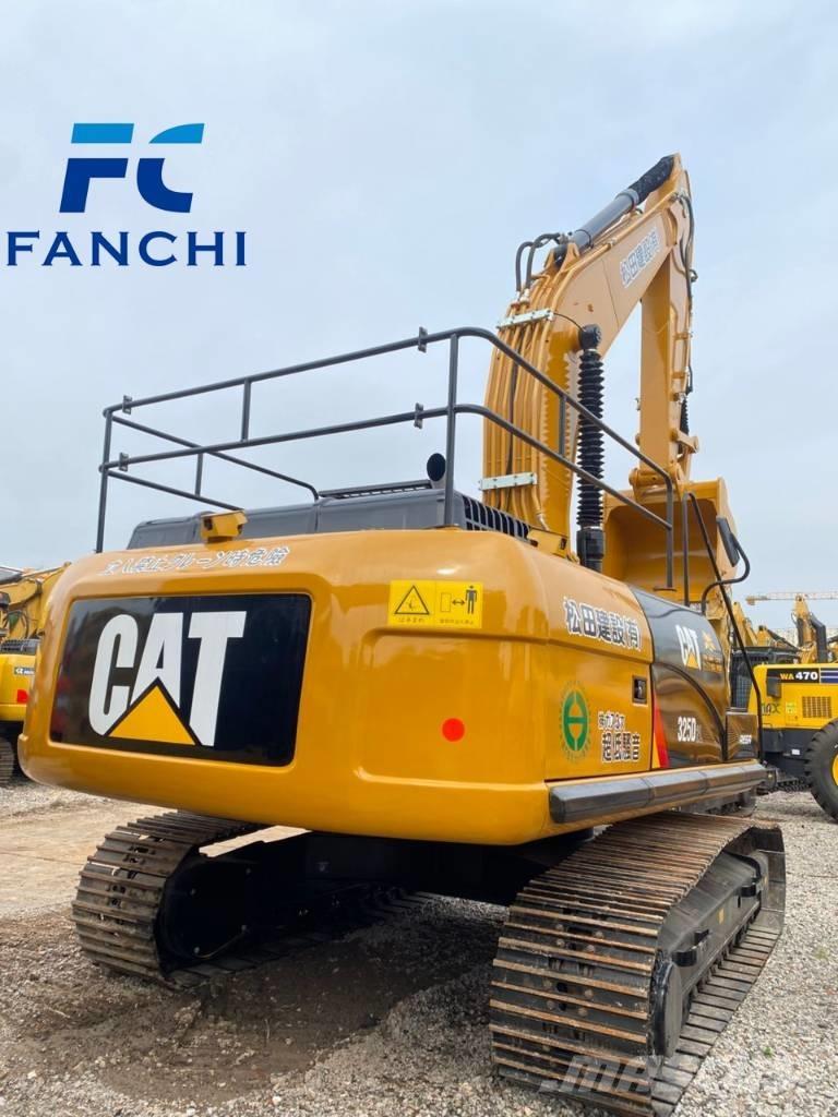 CAT 325D2L Beltegraver