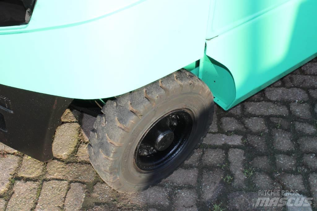 Mitsubishi FD25N Diesel Trucker