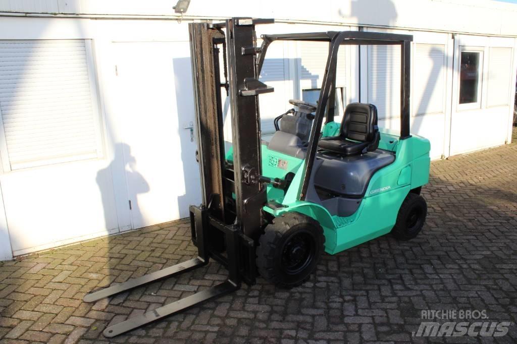 Mitsubishi FD25N Diesel Trucker