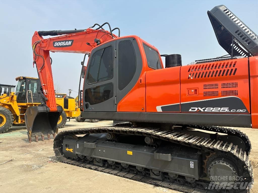 Doosan DX 225LC-9C Beltegraver