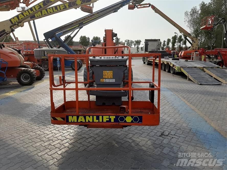 JLG 800AJ Leddede bomlifter