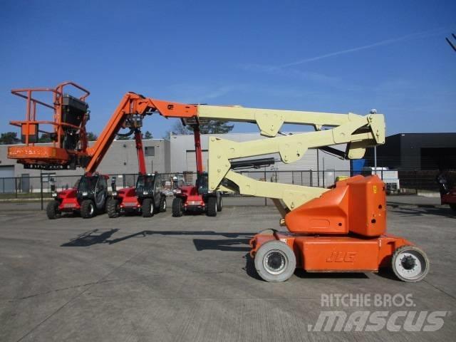 JLG E400AJP (817) Selvgående bomlifter