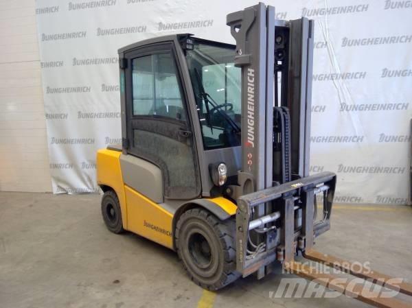 Jungheinrich DFG 430 Diesel Trucker