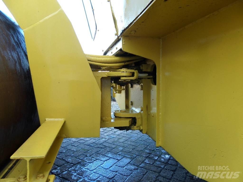 Bomag BW 211 AD Valsetog